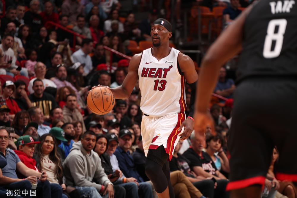 双手扣篮 双手扣篮