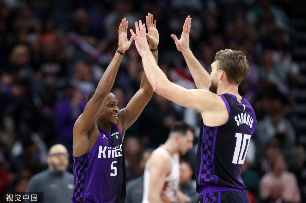 防守时尤其 防守时尤其